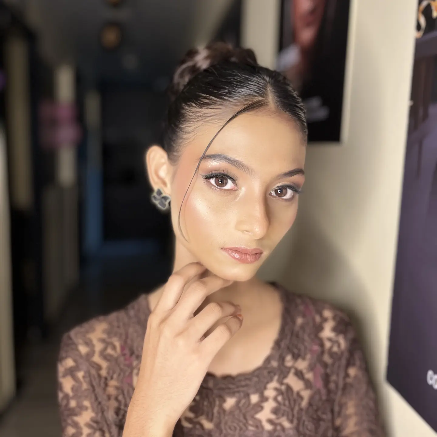 Minimal dewy glam makeup in Patna