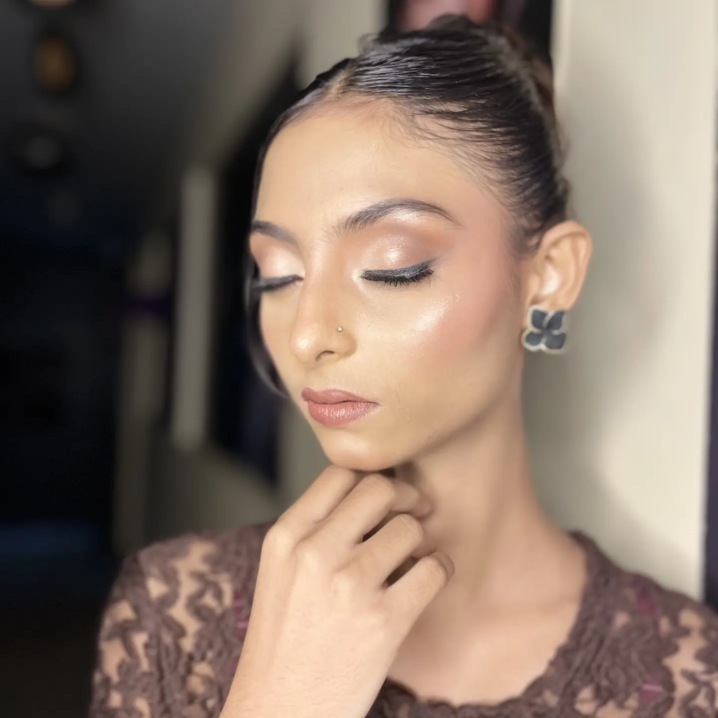 Dewy soft glam close-up — Patna