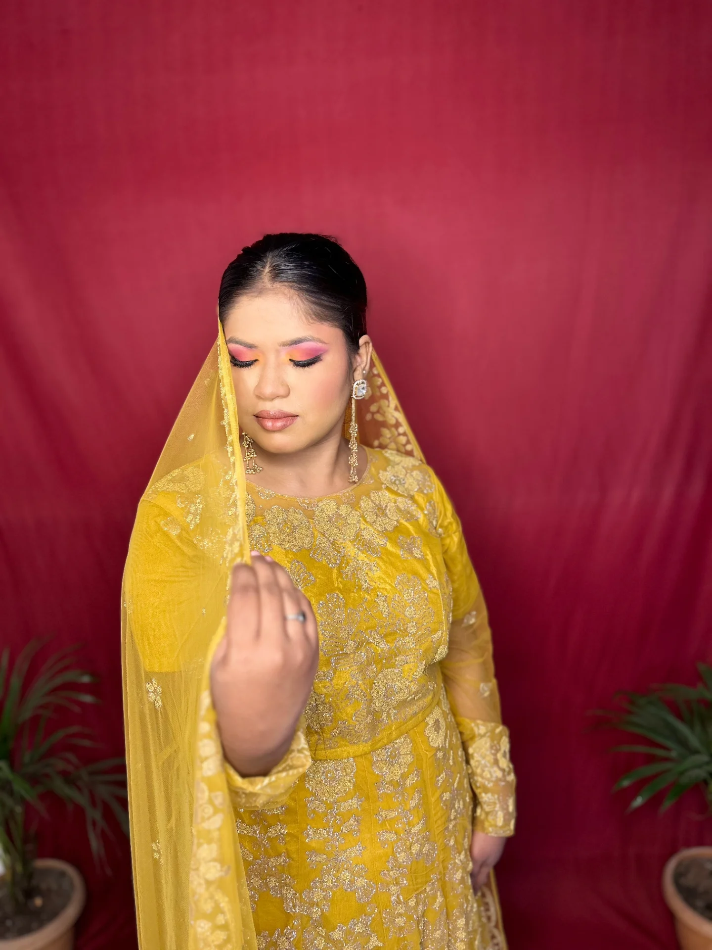 Haldi ceremony yellow outfit makeup — Patna